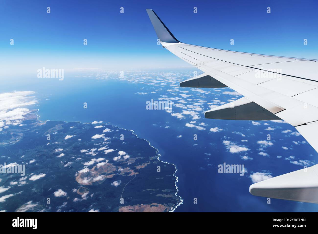Aircraft wing picture hi-res stock photography and images - Alamy