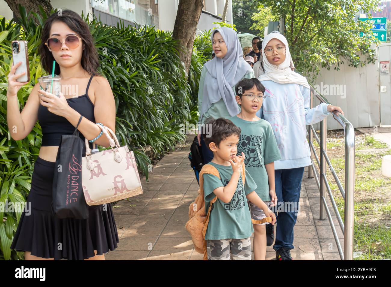 Children muslim singapore hi-res stock photography and images - Alamy