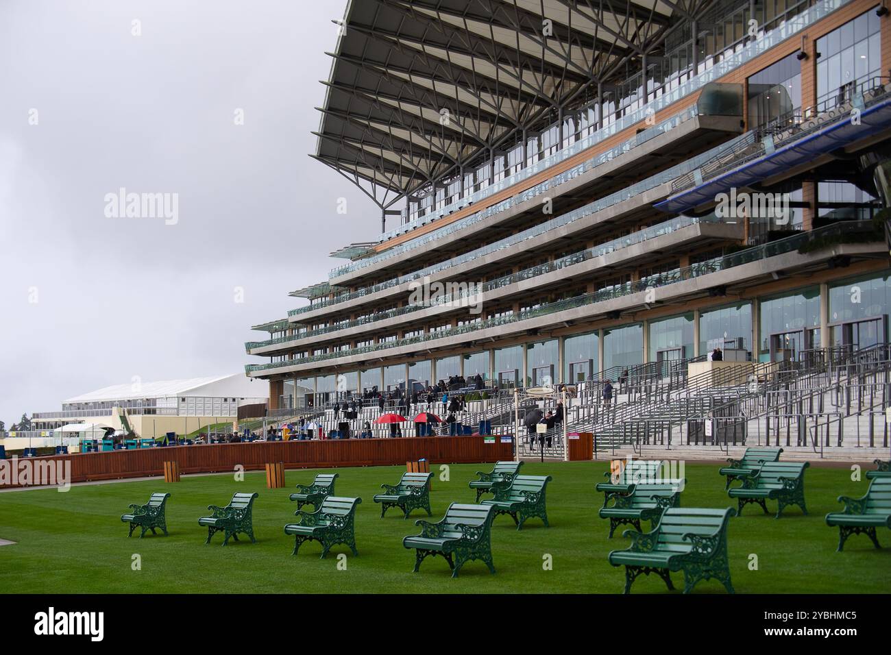 Ascot, Berkshire, UK. 19th October, 2024. Ascot Racecourse in Berkshire ...