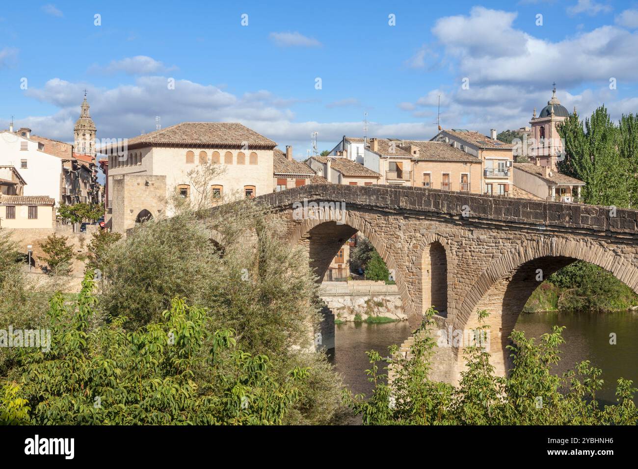 Romanesque Bridge Romanesque pilgrim bridge hi-res stock photography and images - Alamy