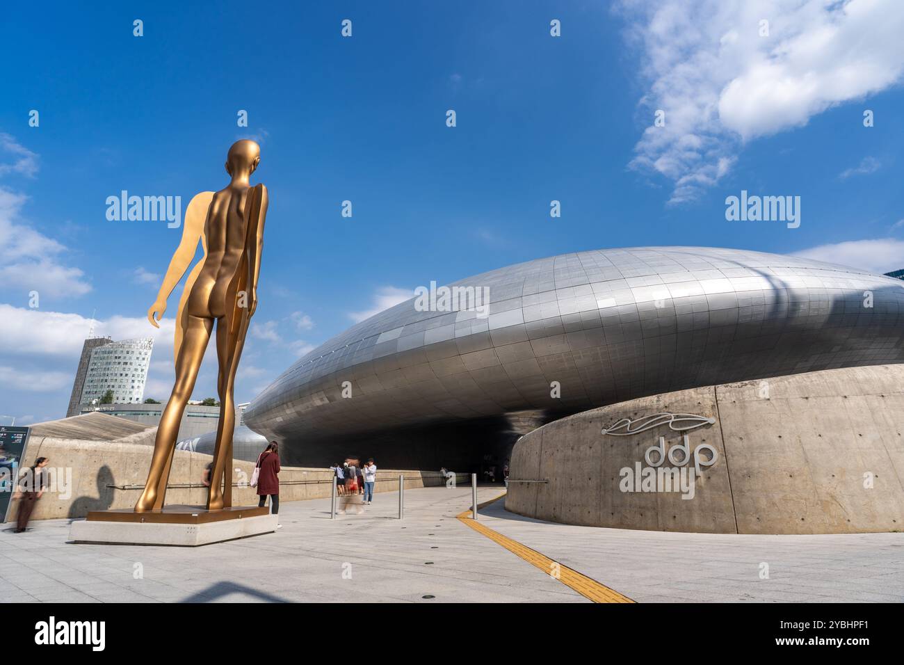 Seoul, South Korea - 10 October 2024 -View of the statue The Birth of a Heroine in front of the famous building of Dongdaemun Design Plaza or known as Stock Photo