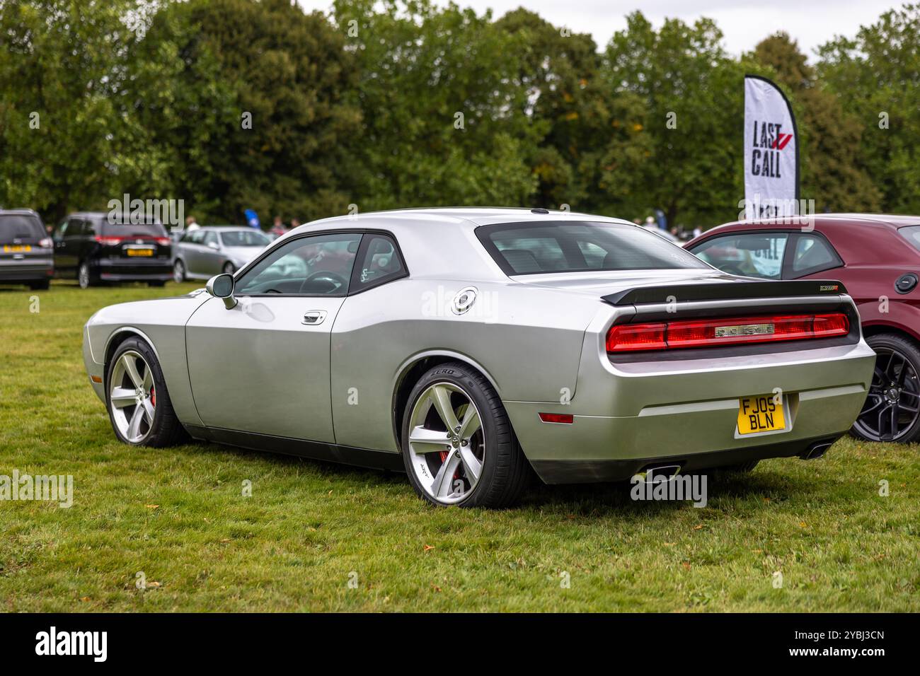 Dodge challenger hi-res stock photography and images - Page 9 - Alamy display picture 1