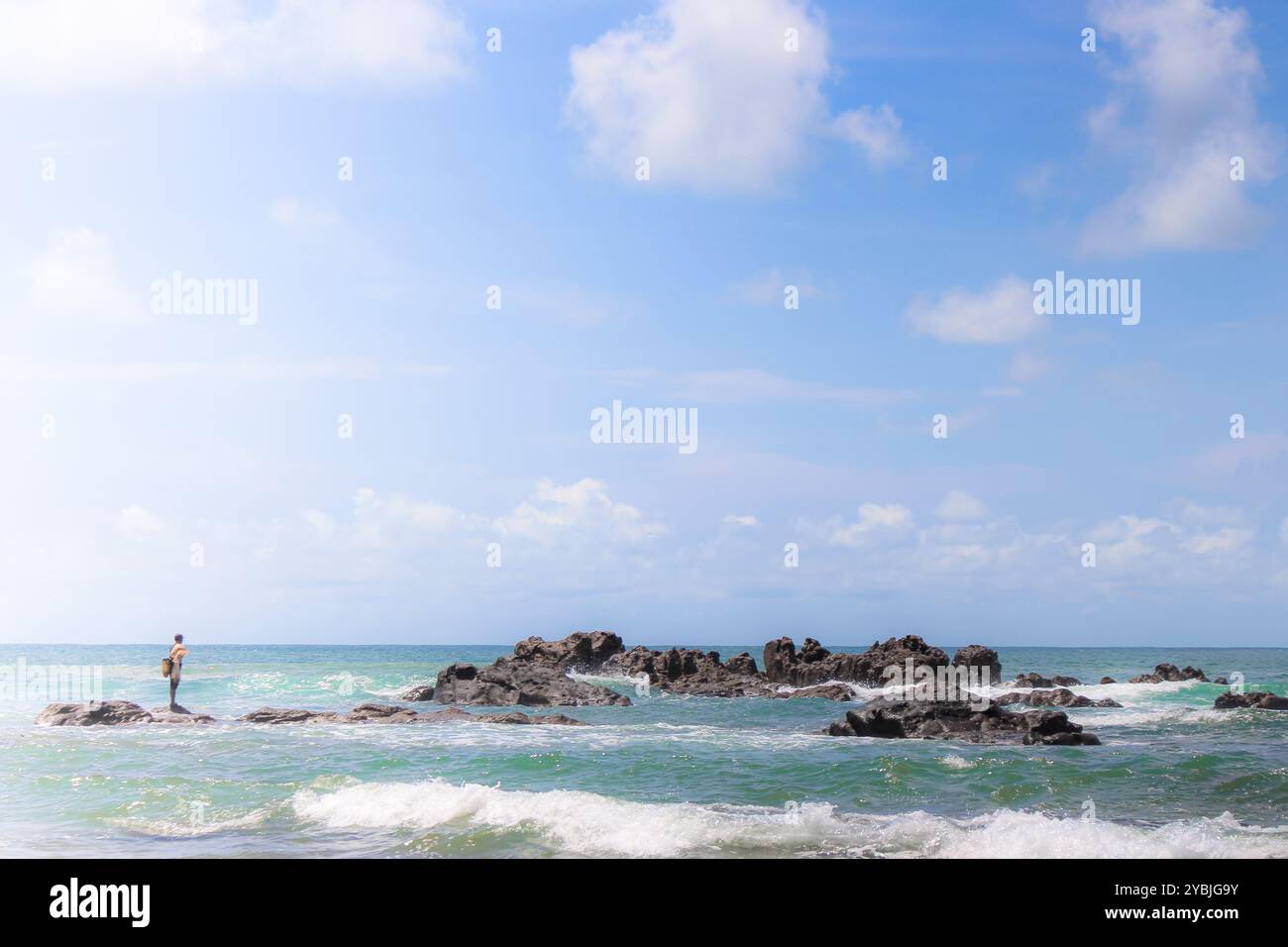 Sand in between the rocks hi-res stock photography and images - Alamy