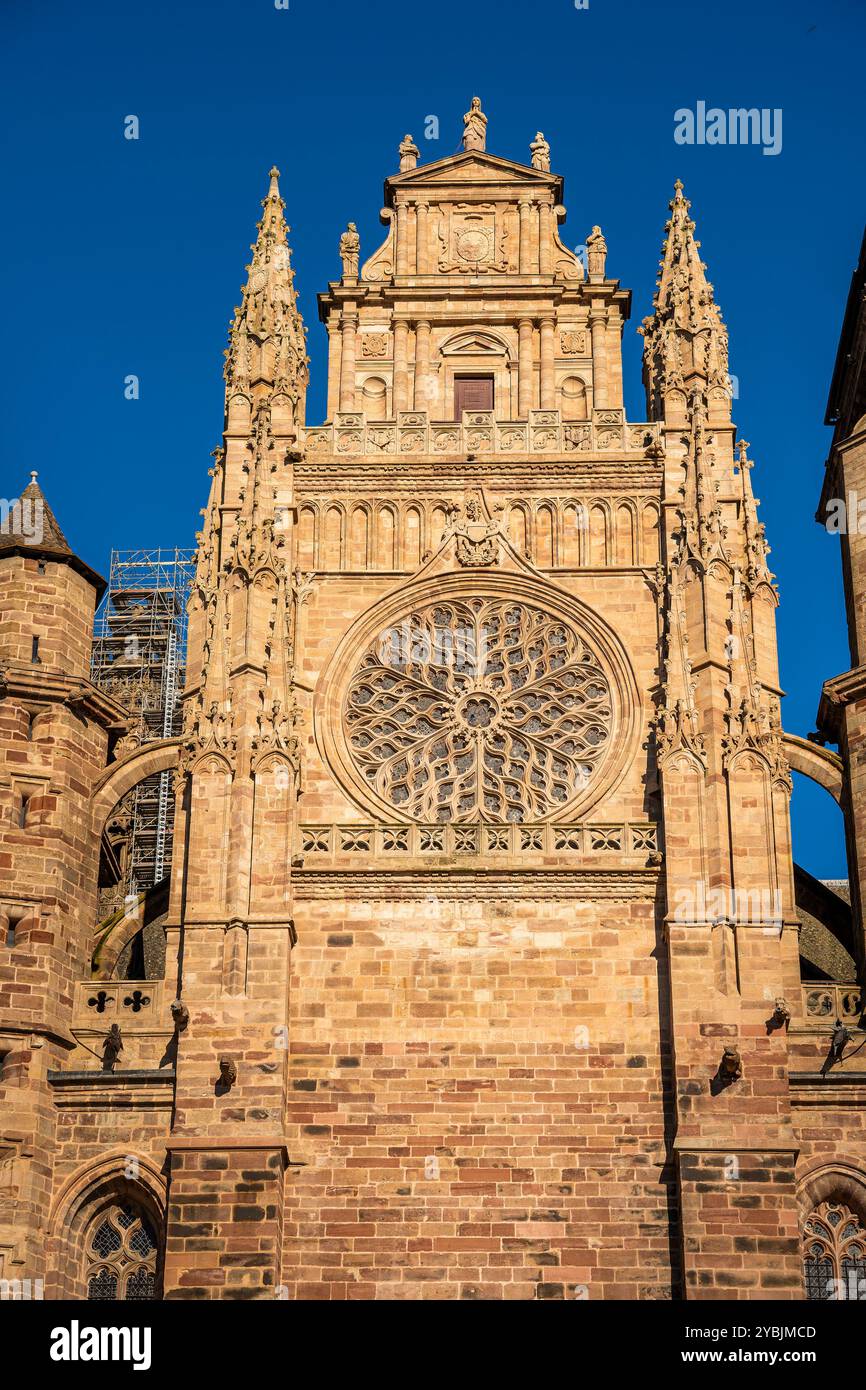 Rodez cathedrale hi-res stock photography and images - Alamy