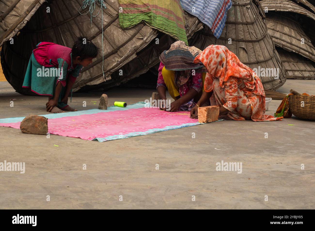 Bangladesh traditional clothing hi-res stock photography and images - Alamy