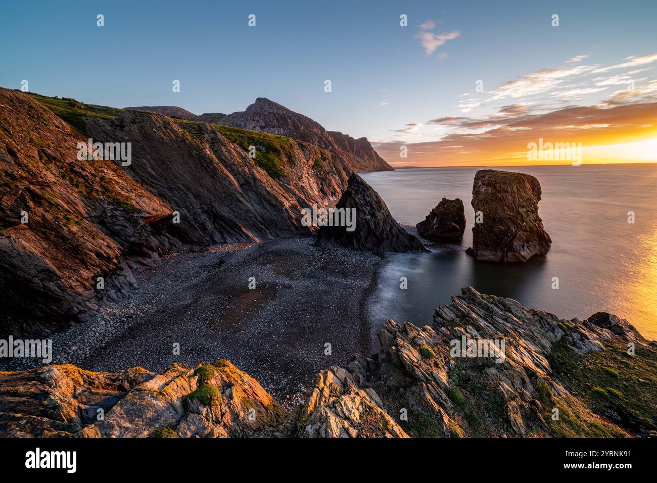 Ynys fach sea stacks hi-res stock photography and images - Alamy