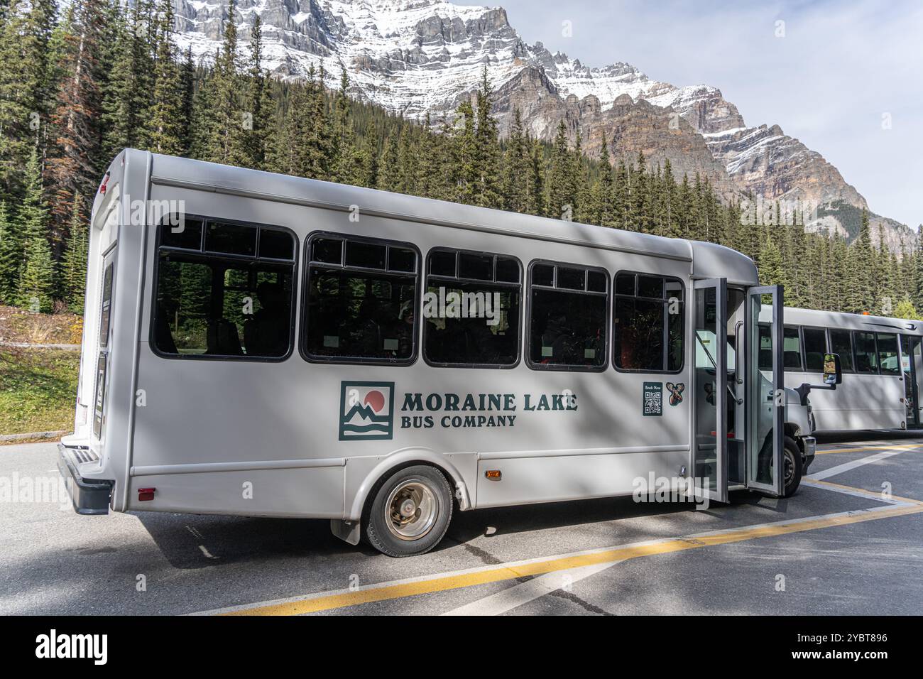 11 October 2024 - Moraine lake Alberta Canada - Shuttle buses dropping of tourists Stock Photo