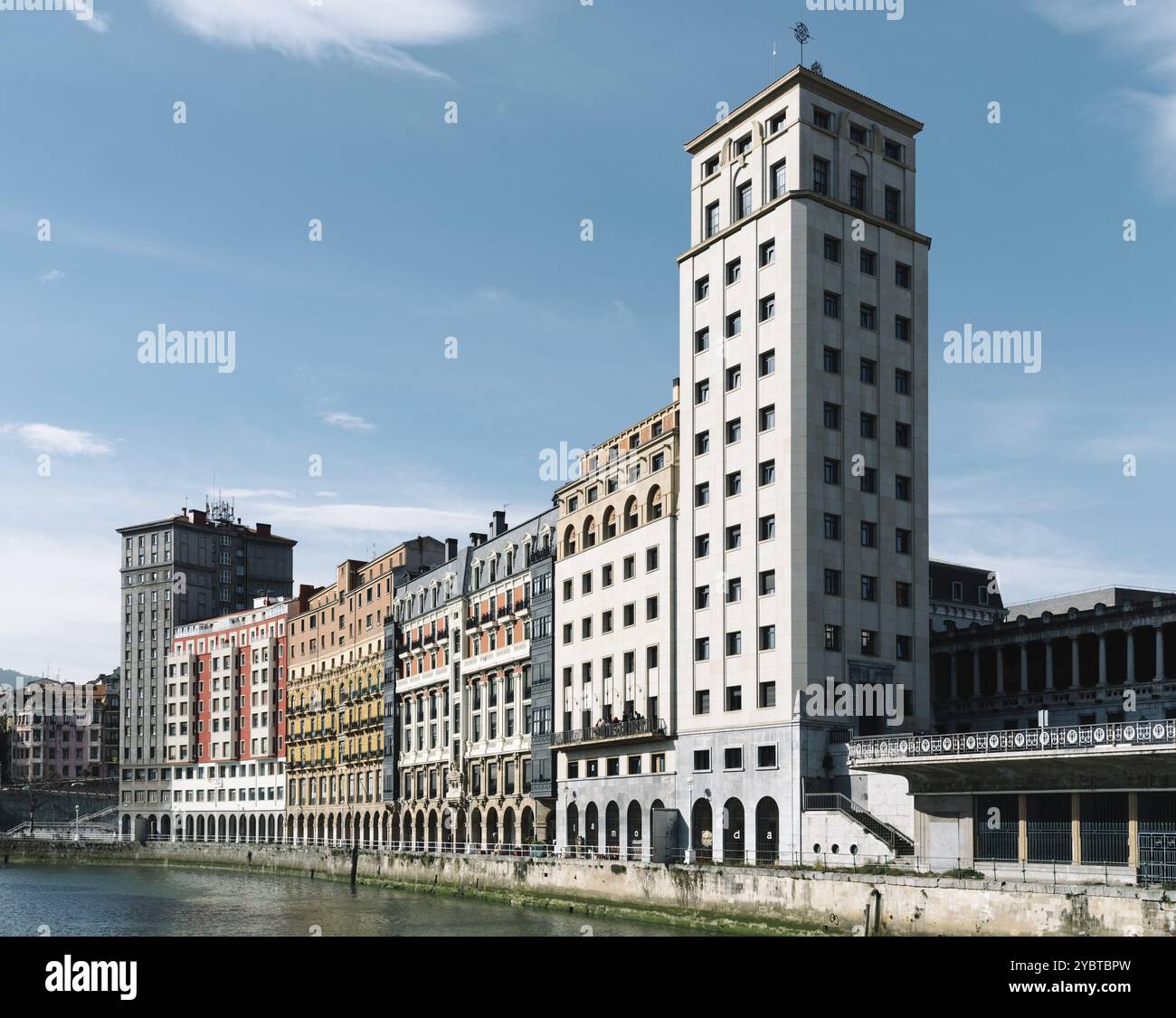 Bilbao b hi-res stock photography and images - Alamy
