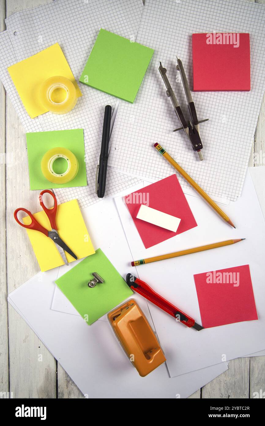 Presentations of various essential accessories for the modern school ...