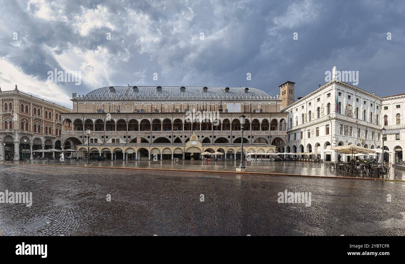 The Palazzo della Rajone, the courtroom of the city court of Padua in the era of medieval urban communities, remains one of the largest halls in Europ Stock Photo