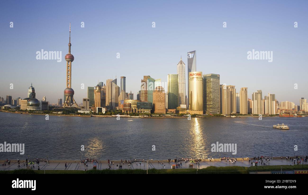 Walkway pudong shanghai china hi-res stock photography and images - Alamy