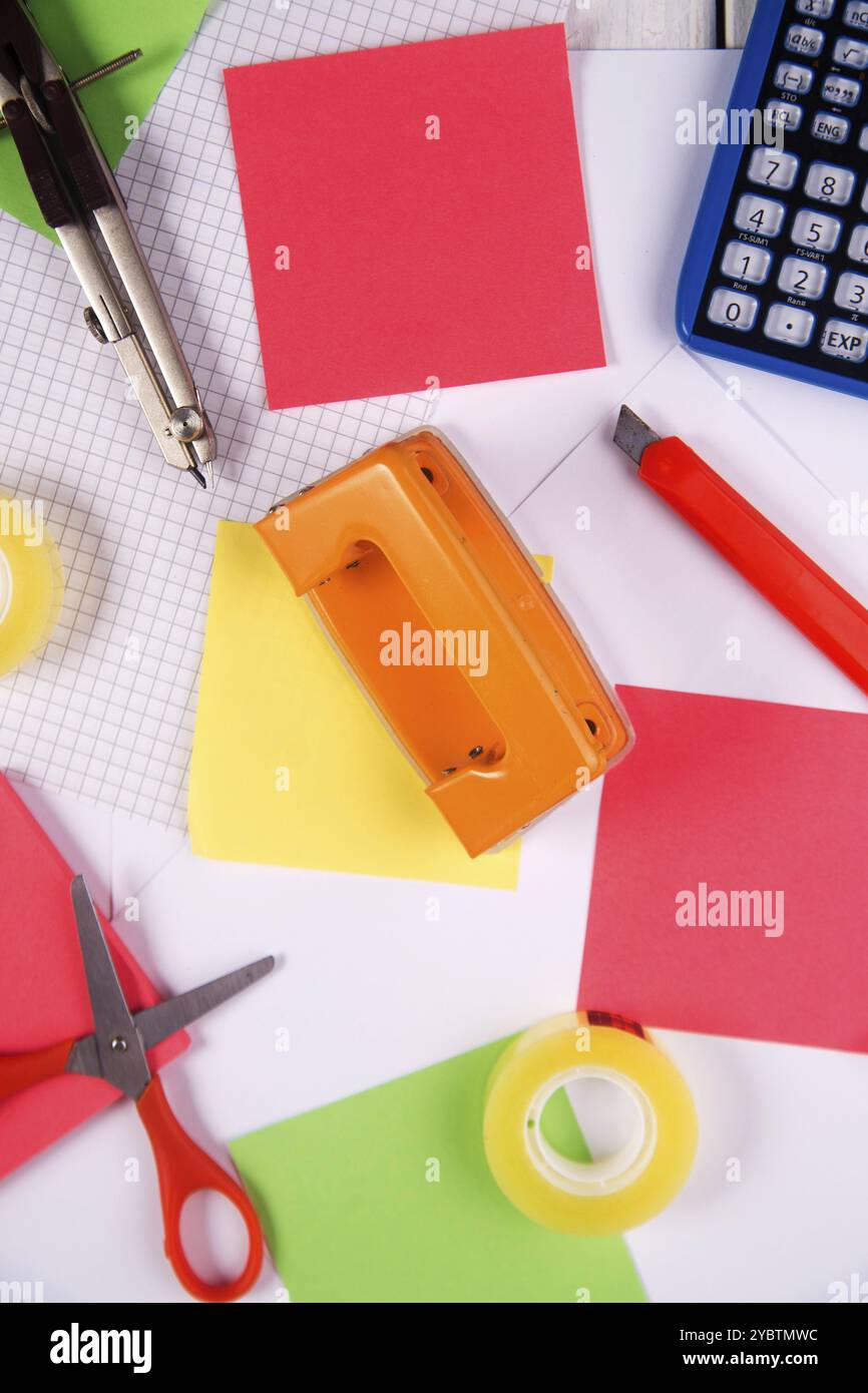 Presentations of various essential accessories for the modern school ...