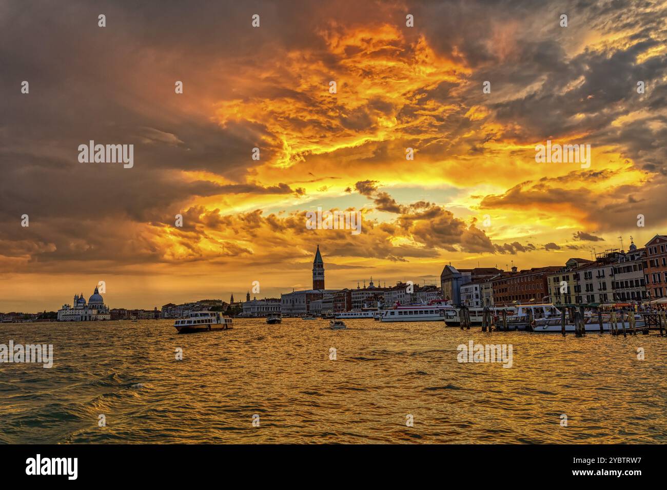 Venetian golden hour hi-res stock photography and images - Alamy