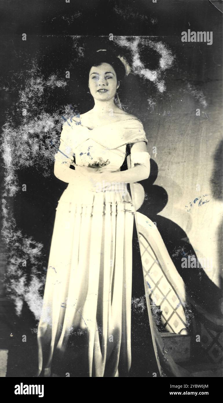 Pantomime performers 1940s hi-res stock photography and images - Alamy