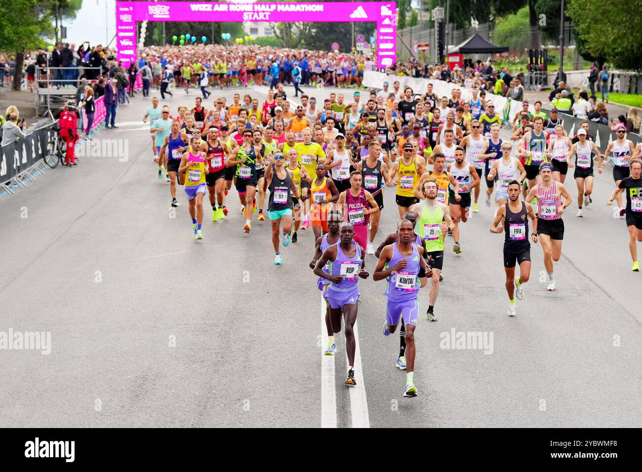 The start of Wizz Air half marathon - Rome - Sunday , October 20 , 2024 ...