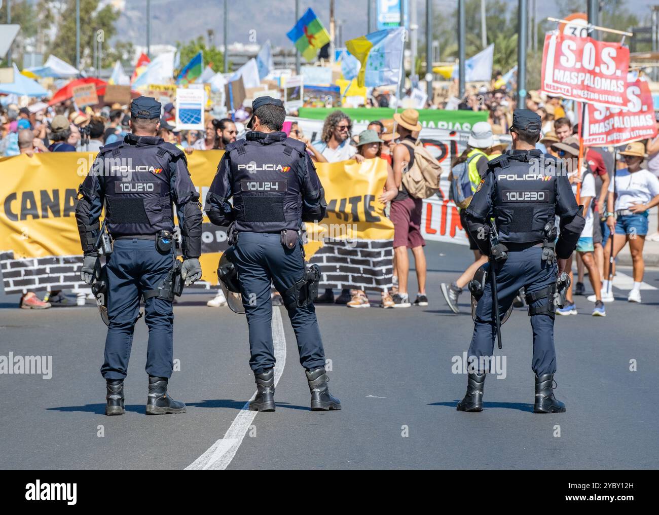Gran Canaria, Canary Islands, Spain, 20th October 2024. A coordinated protest by thousands of locals across all the Canary Islands calling for a freeze on tourist numbers and a more sustainable tourism policy. PICTURED: Thousands of protesters march outside hotels in Maspalomas resort on Gran Canaria Credit: Alan Dawson/Alamy Live News. Stock Photo