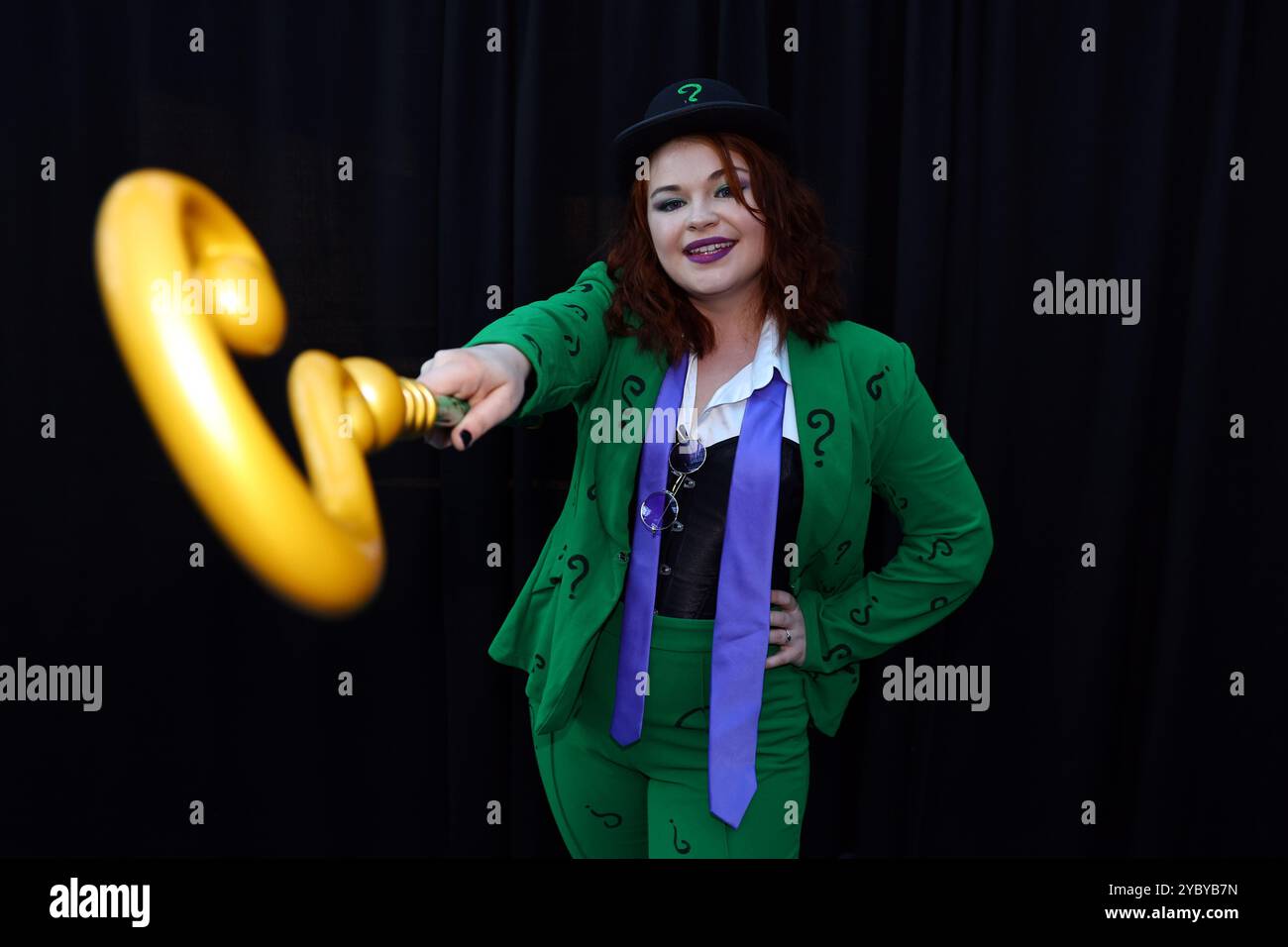 Cosplayer Alex from New York and is in character as the Riddler for New ...