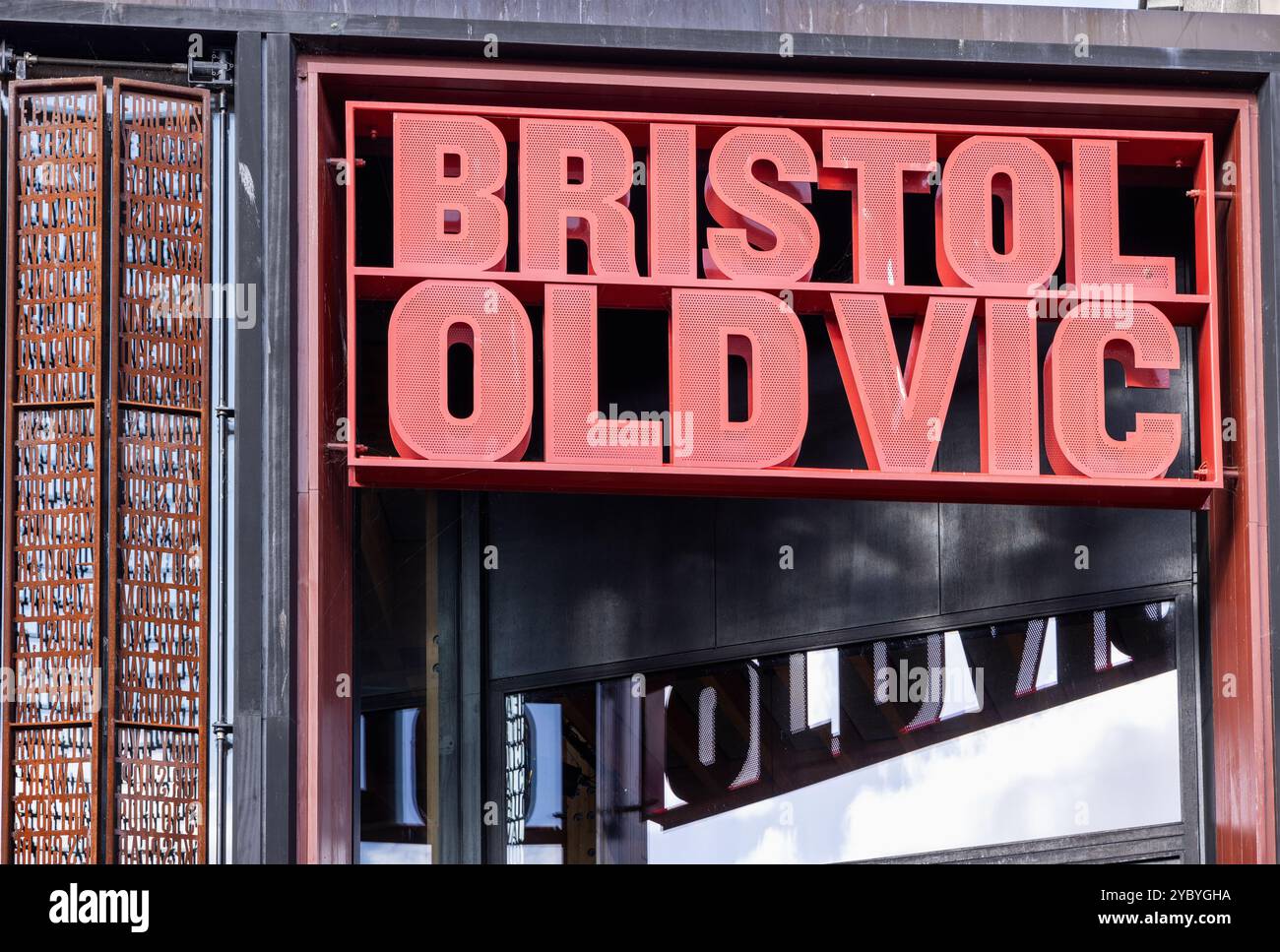 The old vic theatre hi-res stock photography and images - Alamy