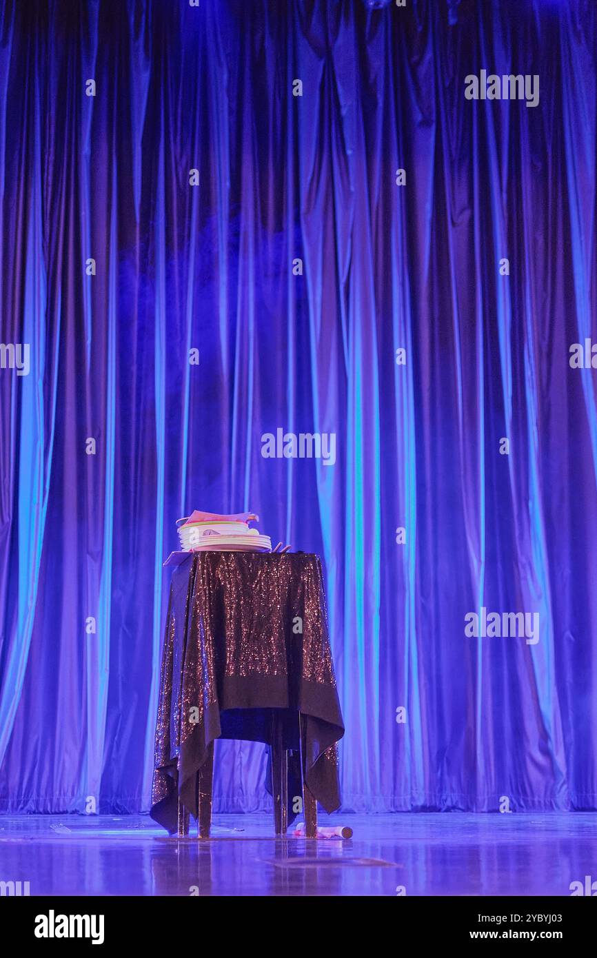 Stage curtain blue hi-res stock photography and images - Page 2 - Alamy, image size:866x1390