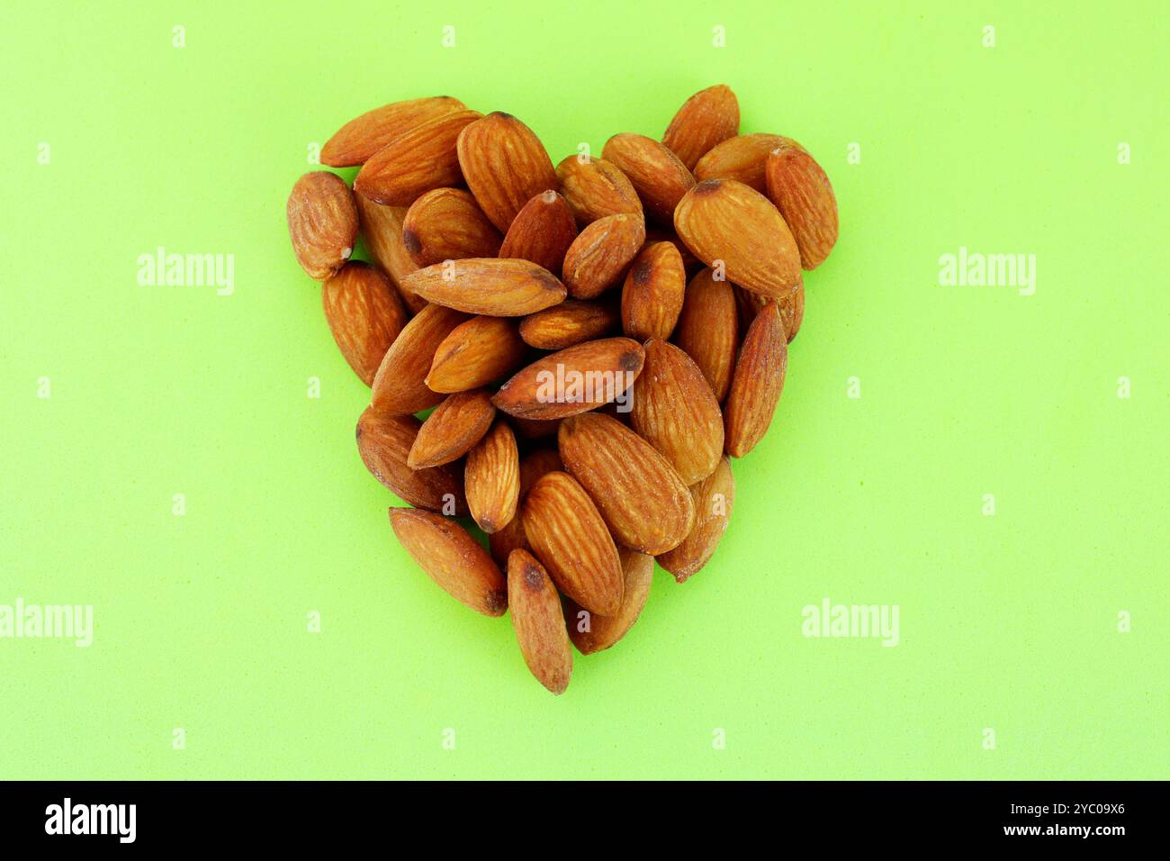 Tasty sweet raisins that form a heart Stock Photo - Alamy