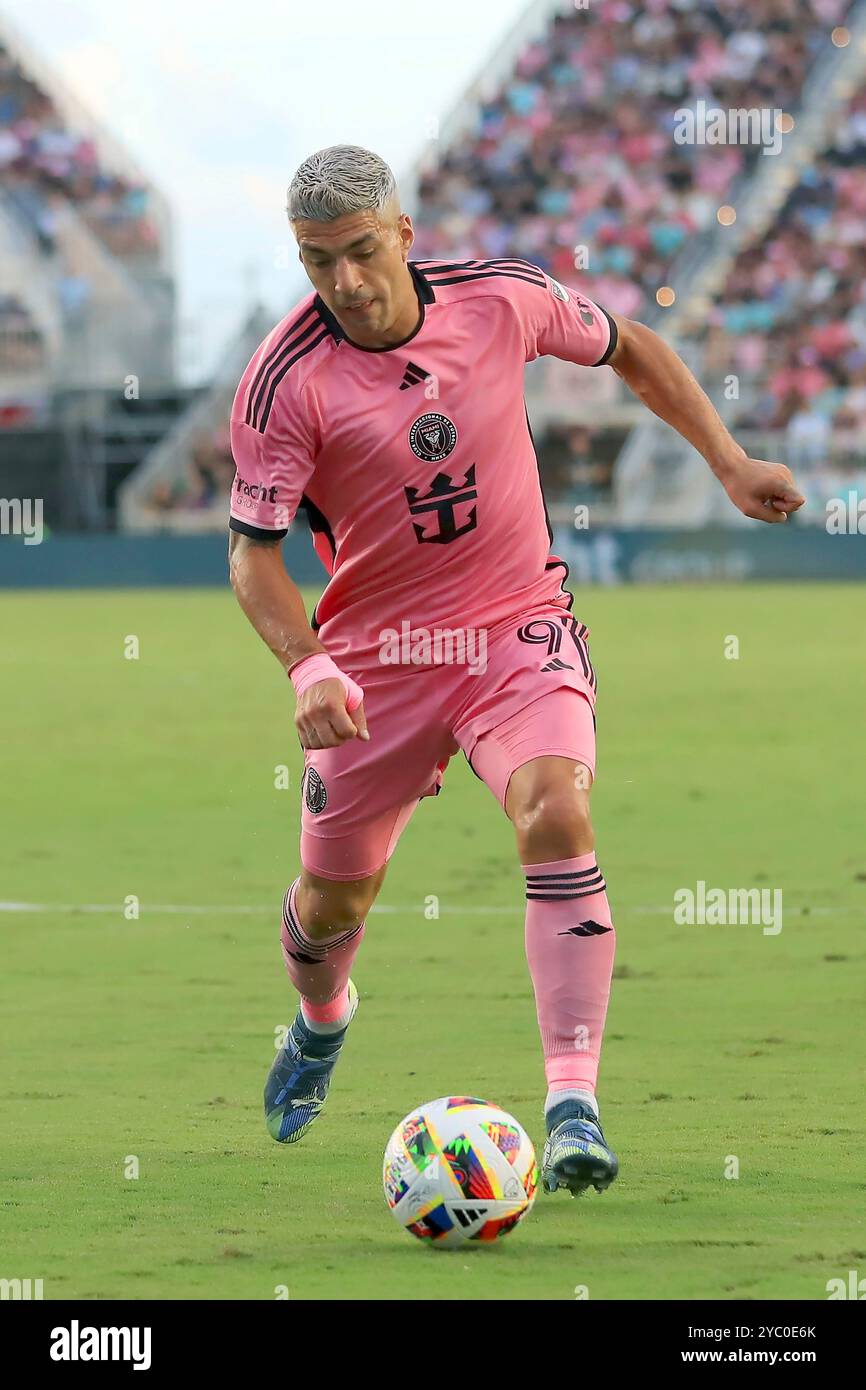 FORT LAUDERDALE, FL - OCTOBER 19 Inter Miami Forward Luis Suarez (9 ...