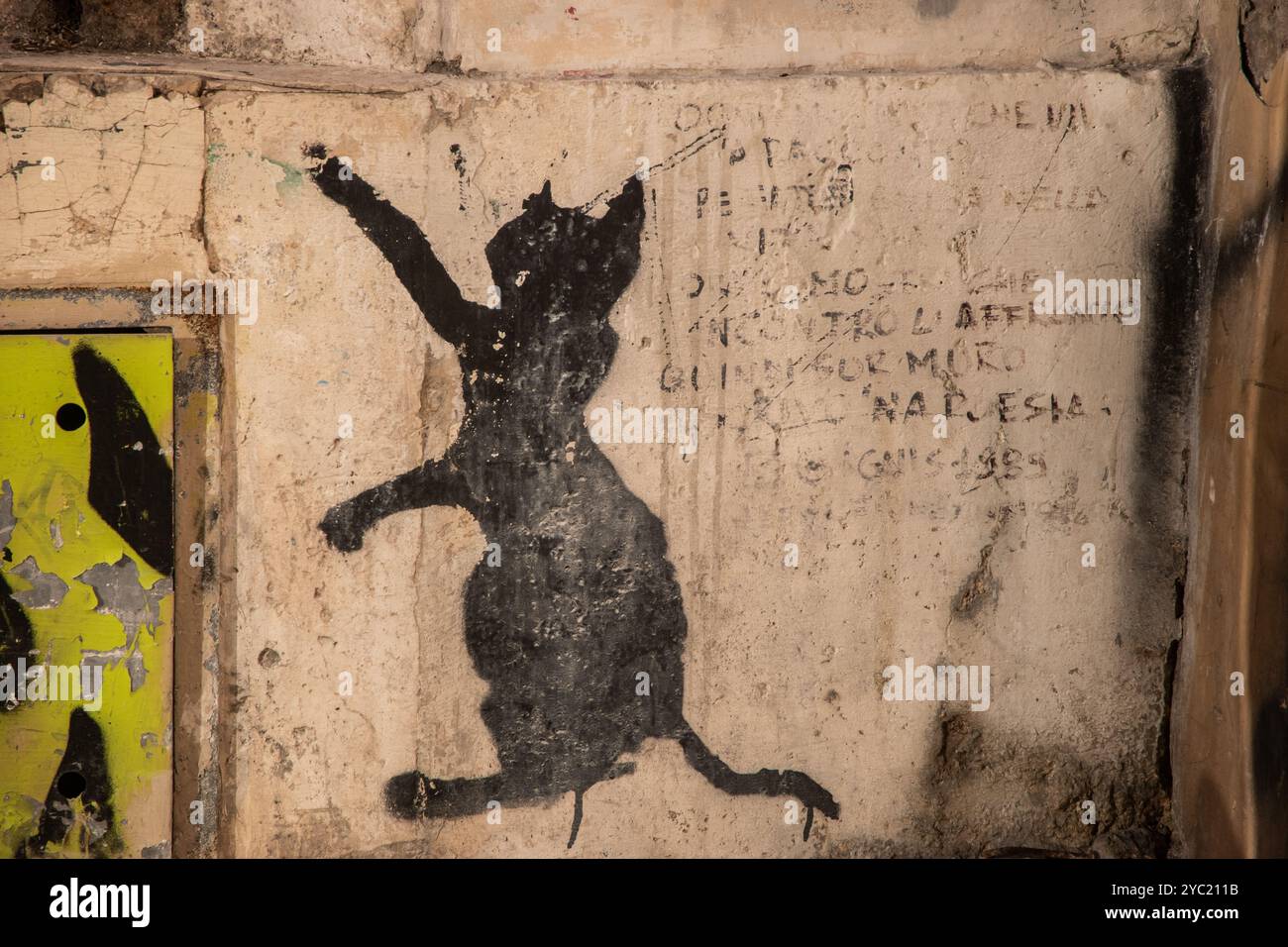Grafitti in rome italy hi-res stock photography and images - Alamy