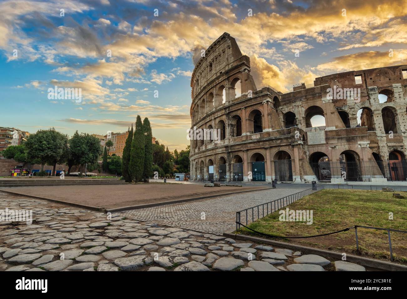 Colosseum sunrise rome italy hi-res stock photography and images - Alamy