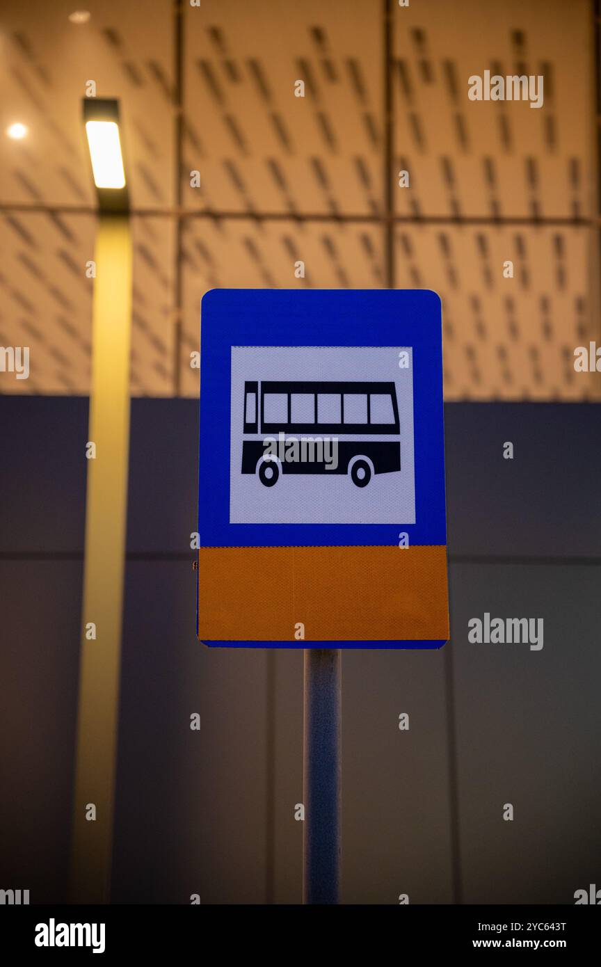 Bus location isolated icon design hi-res stock photography and images ...