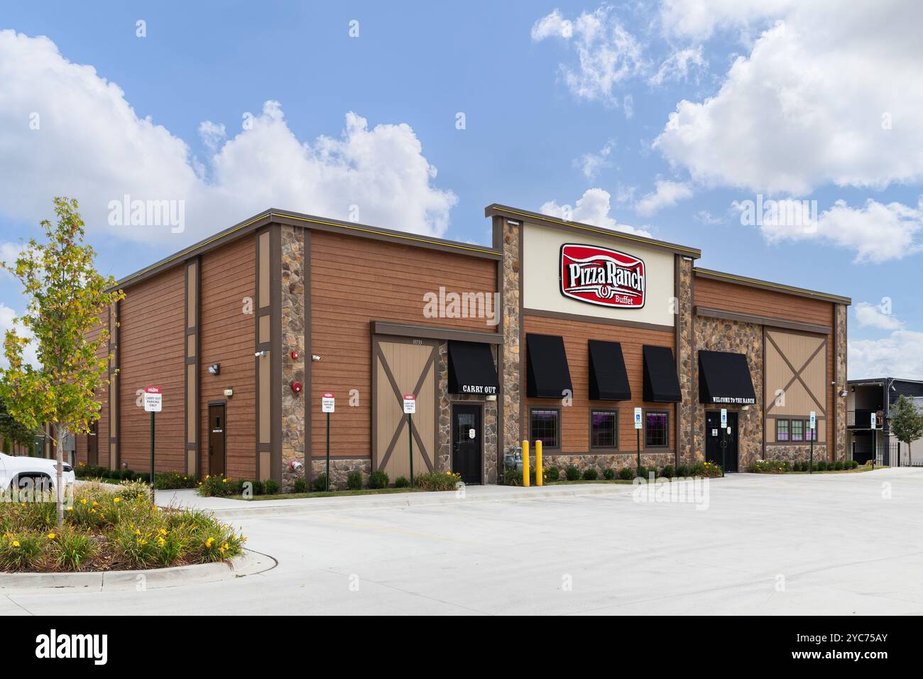Pizza Ranch Sign Chicken ranch signage hi-res stock photography and images - Alamy