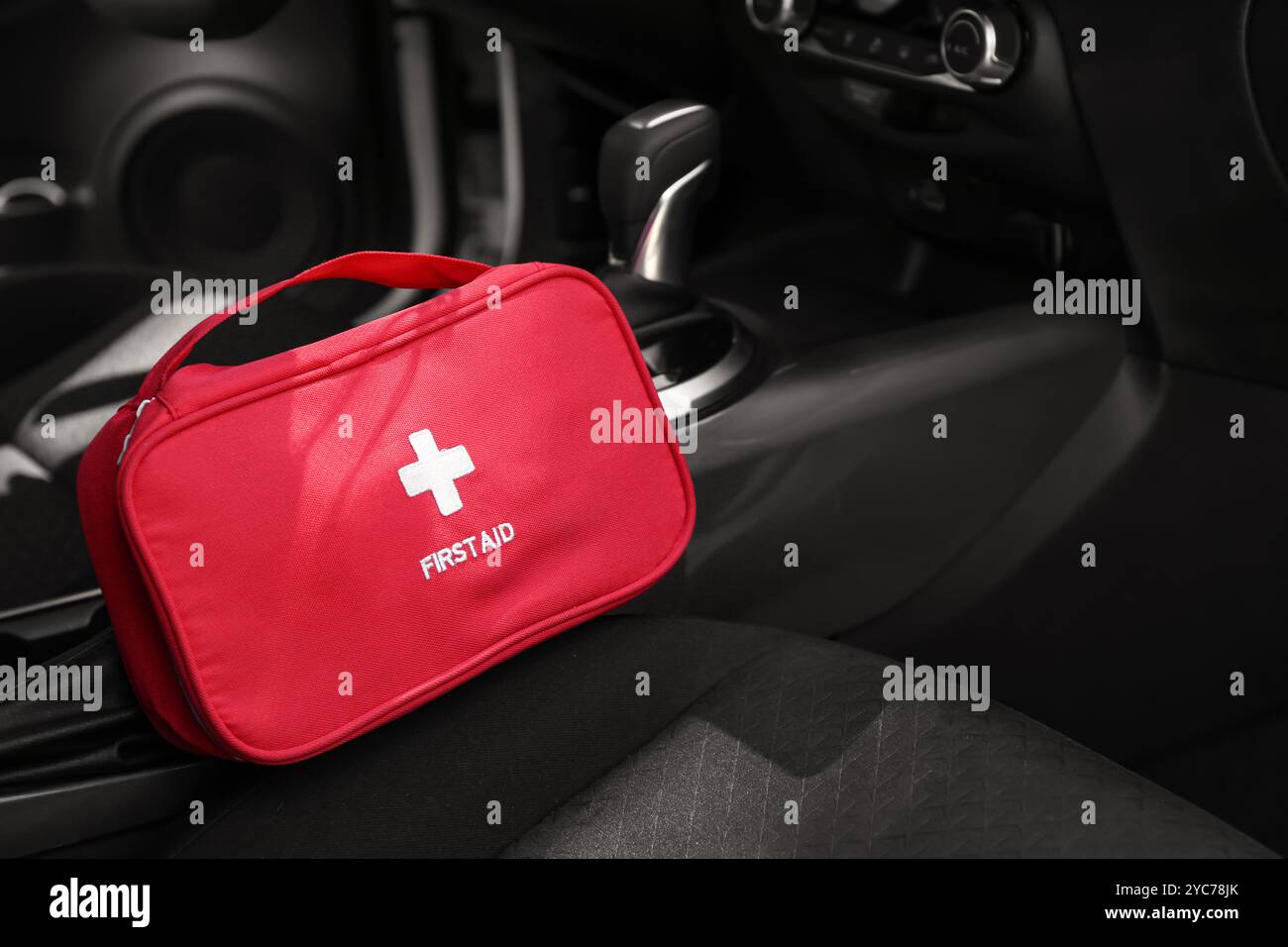 Auto first aid kit first aid kit hi-res stock photography and images ...