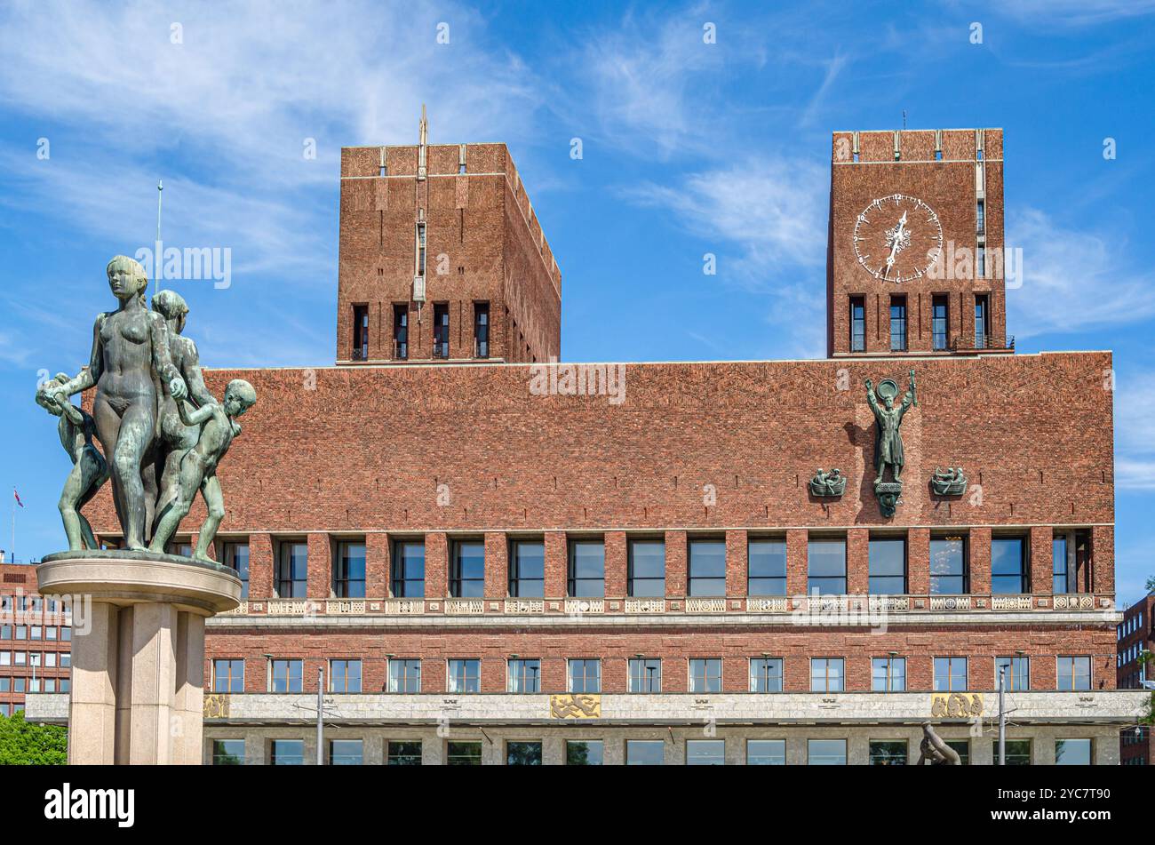 Norway oslo city hall fountain hi-res stock photography and images - Alamy
