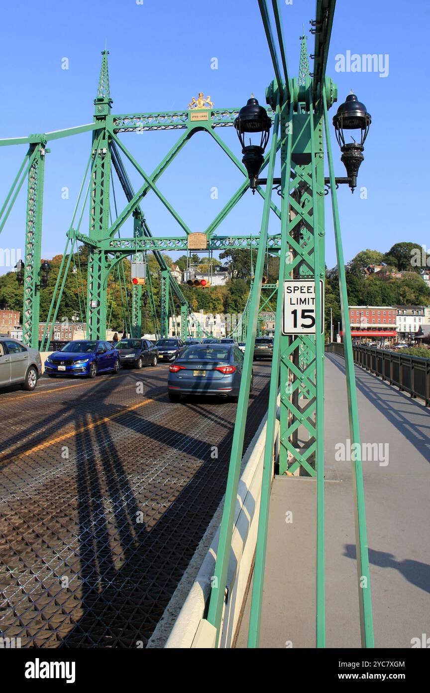 Pedestrian path and roadway of the Northampton Street Bridge, aka the Free Bridge, view East on the downstream side of the bridge, Easton, PA, USA Stock Photo