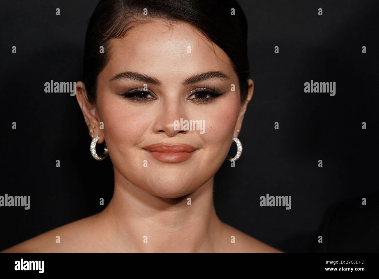 Selena Gomez arrives at the premiere of "Emilia Perez" on Monday, Oct