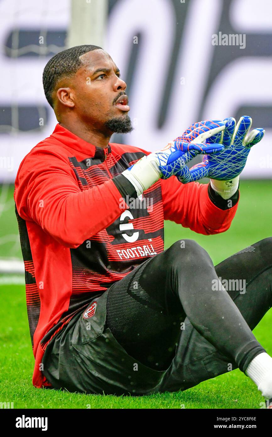 Udinese goalkeeper hi-res stock photography and images - Alamy, image size:866x1390