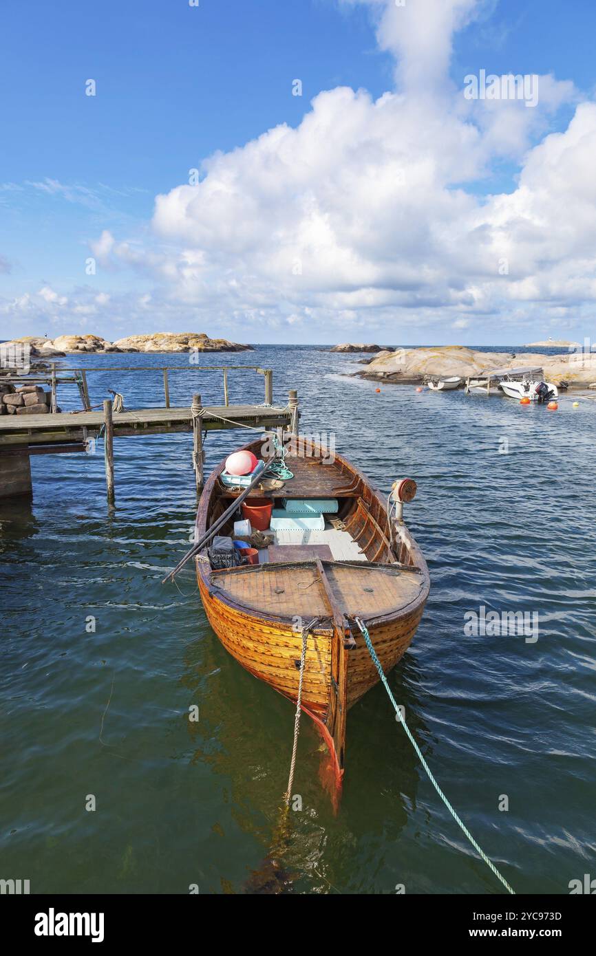 Old fishing boat moored hi-res stock photography and images - Alamy