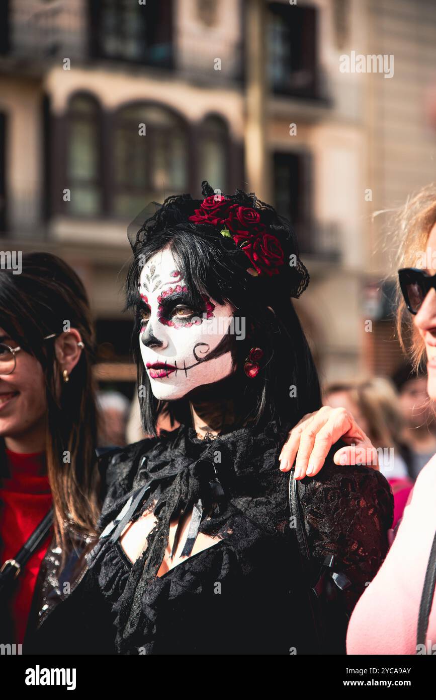 Barcelona, ​​Catalonia, Spain, November 4, 2023 - Catrinas parade on the Rambla Catalunya celebrating the Mexican Day of the Dead. Stock Photo