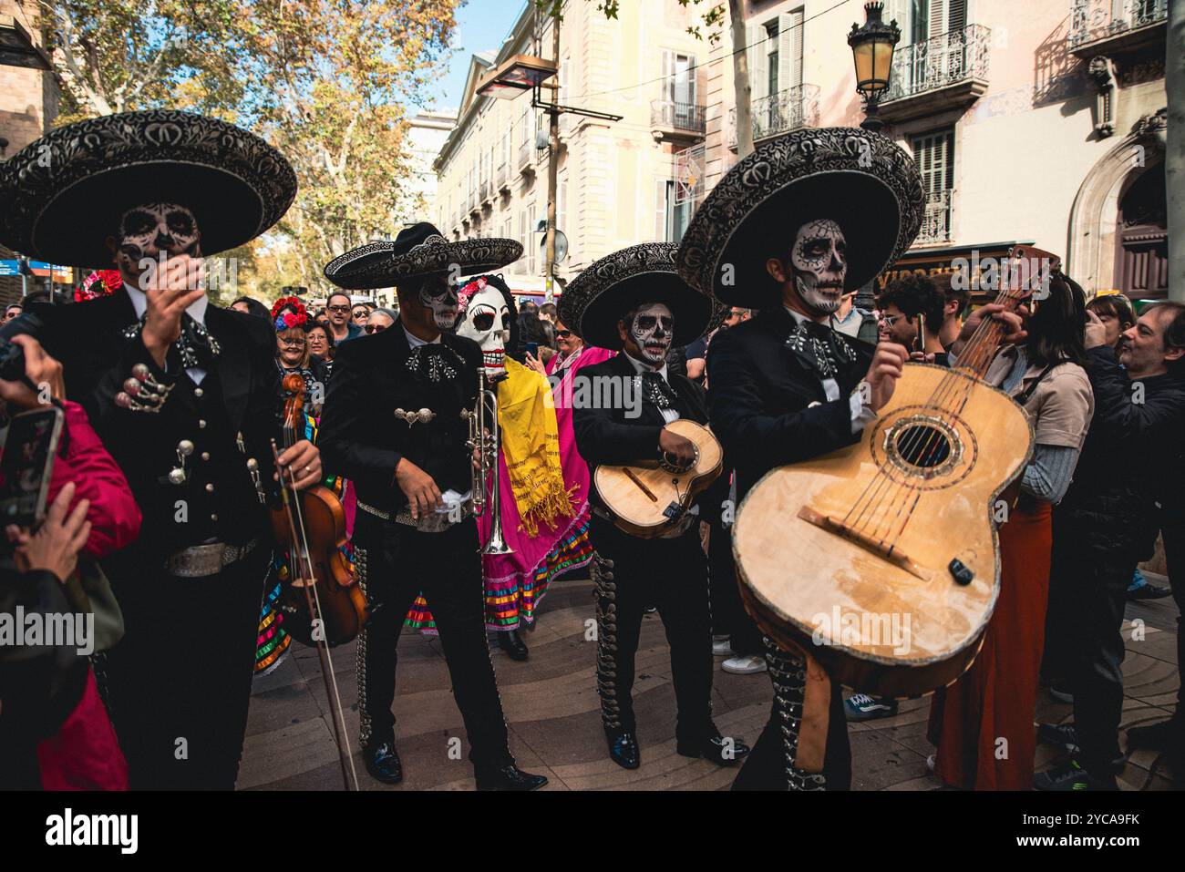 Barcelona, ​​Catalonia, Spain, November 4, 2023 - Catrinas parade on the Rambla Catalunya celebrating the Mexican Day of the Dead. Stock Photo
