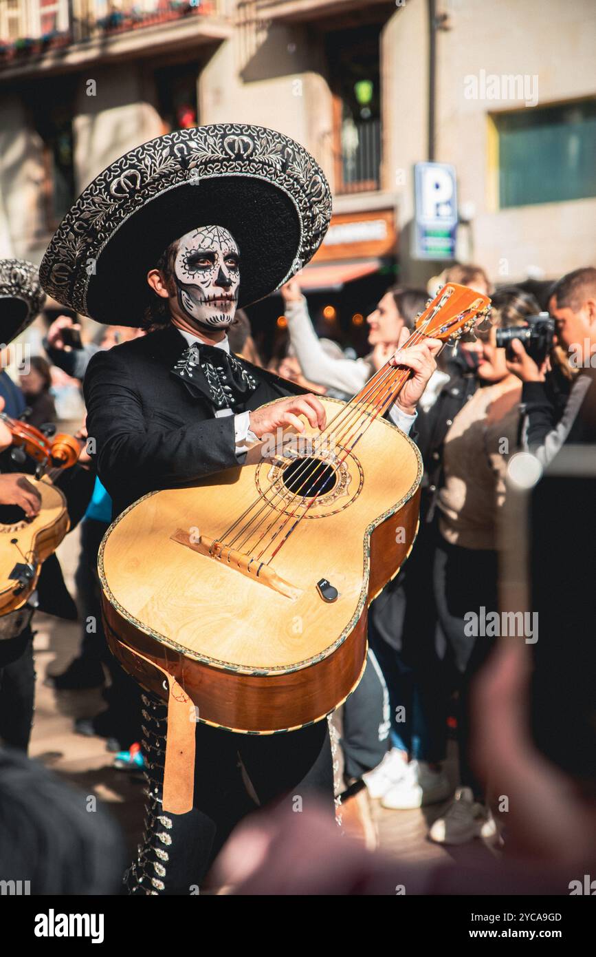 Barcelona, ​​Catalonia, Spain, November 4, 2023 - Catrinas parade on the Rambla Catalunya celebrating the Mexican Day of the Dead. Stock Photo