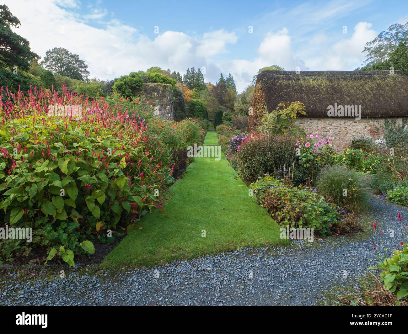Walled garden hi-res stock photography and images - Alamy
