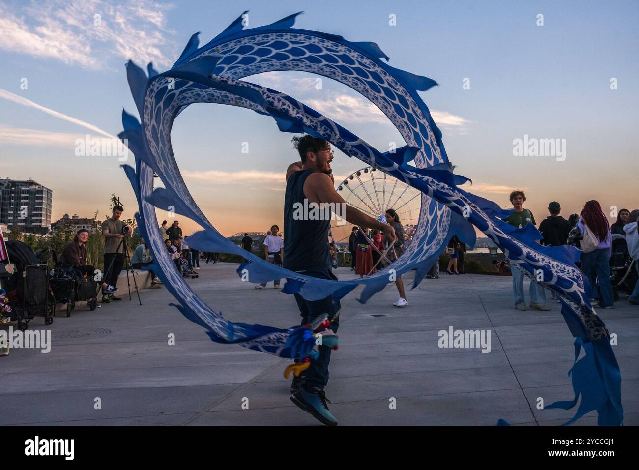 Dance dragon ribbon hi-res stock photography and images - Alamy
