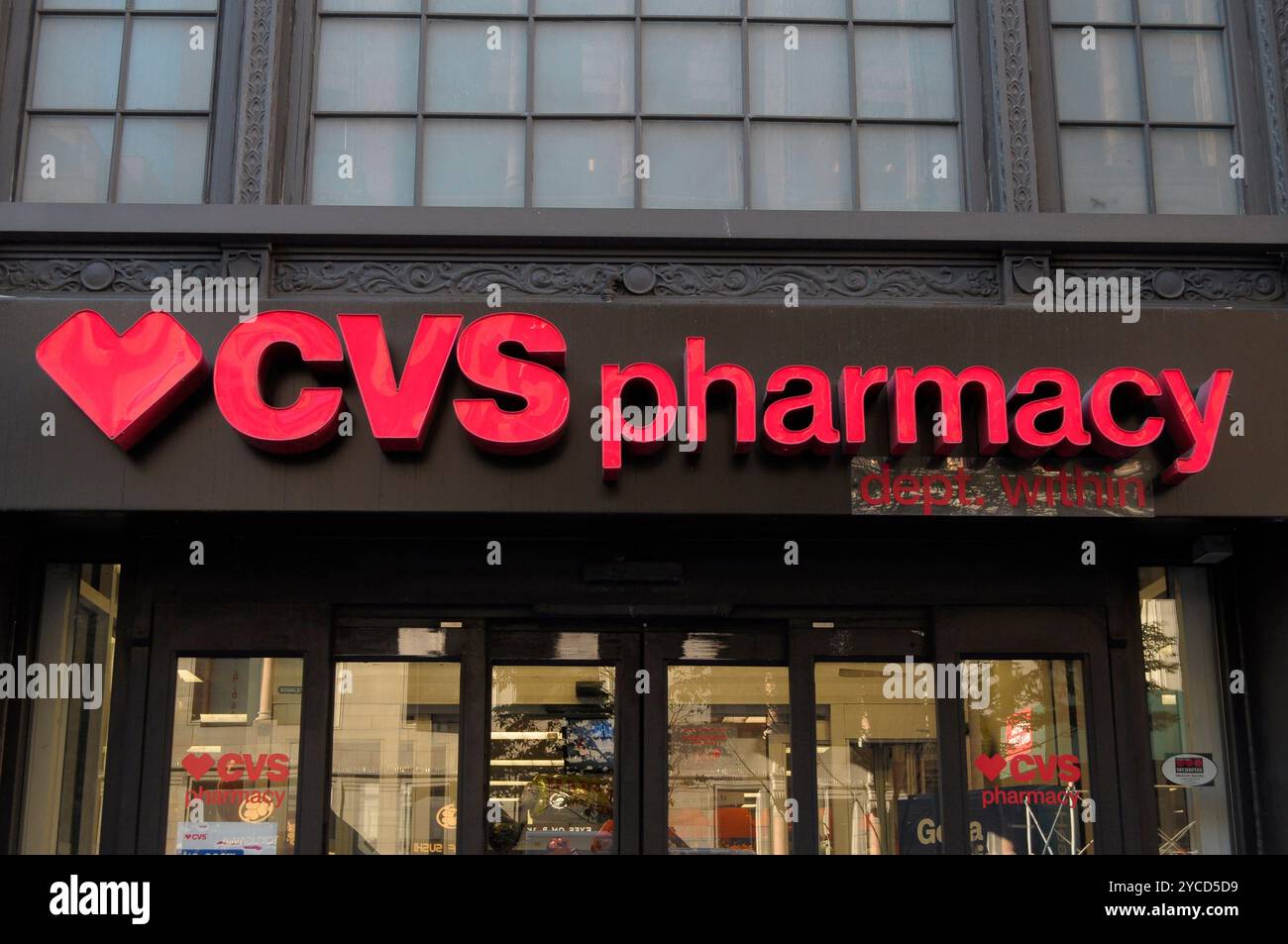 Pharmacy logos hi-res stock photography and images - Alamy