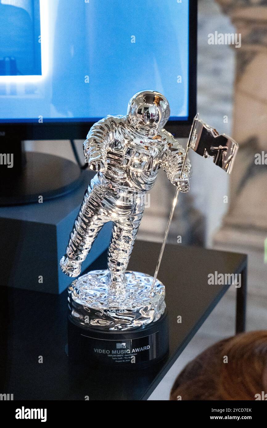 MTV Video Music Award for 'The Man' music video, Taylor Swift Songbook Trail, Victoria and Albert Museum, London, England Stock Photo