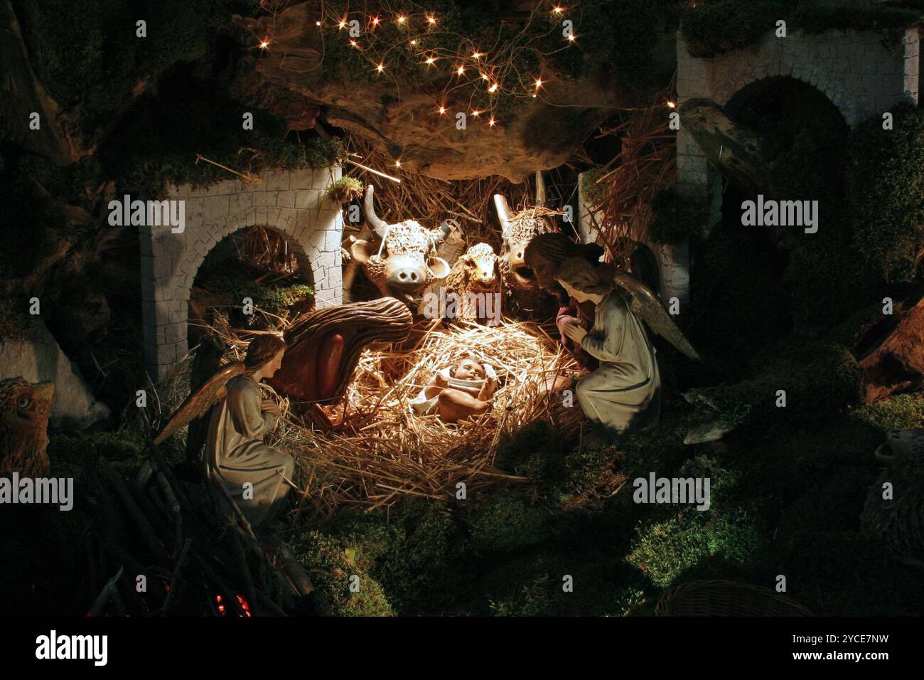 Catholic nativity scene virgin mary hi-res stock photography and images ...