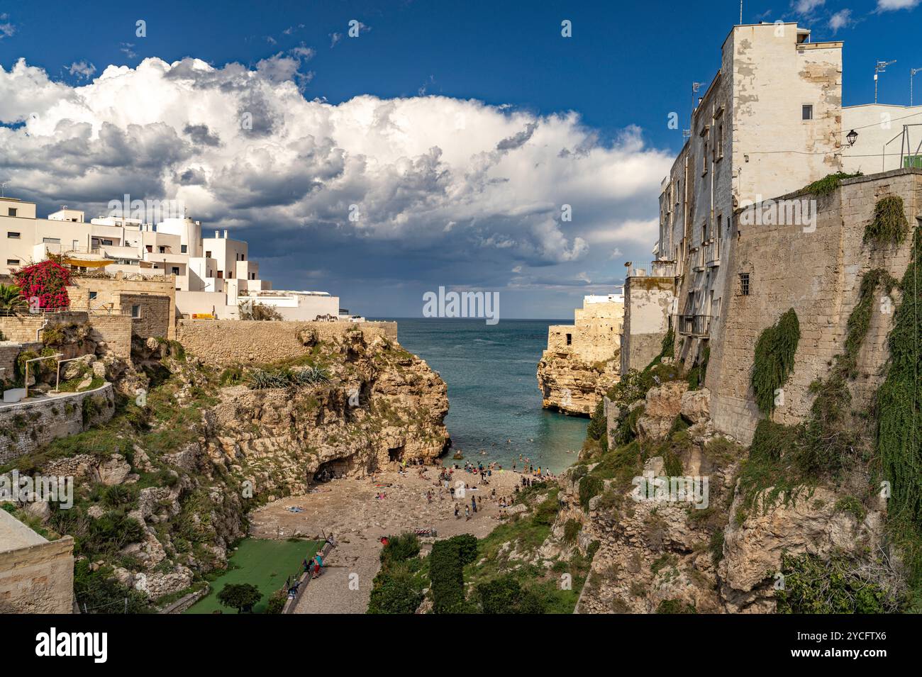 Strand in polignano a mare hi-res stock photography and images - Alamy