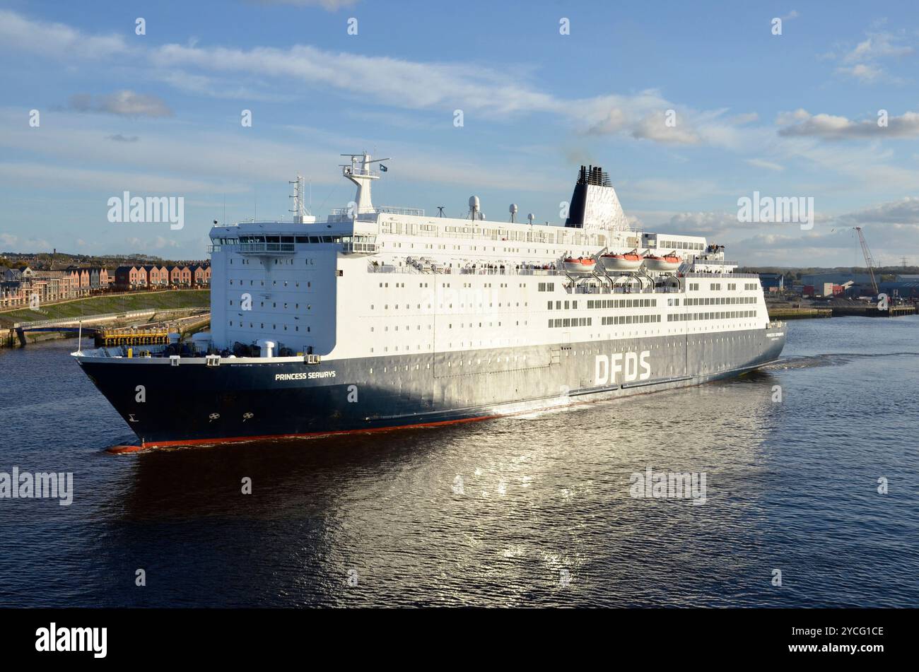 The DFDS ferry Princess Seaways leaving the River Tyne at North Shields ...