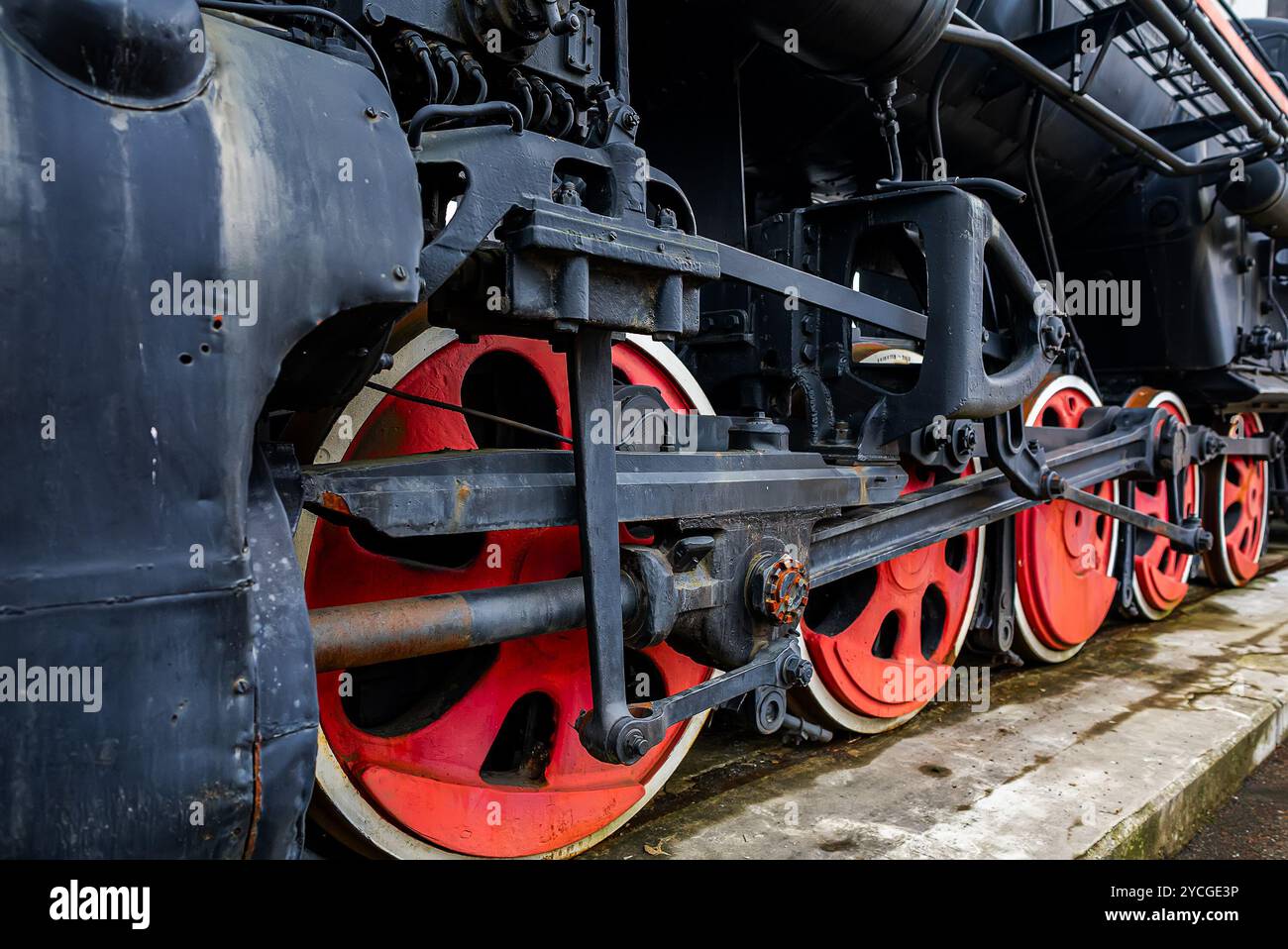 Wheels of soviet old steam locomotive class L Stock Photo - Alamy