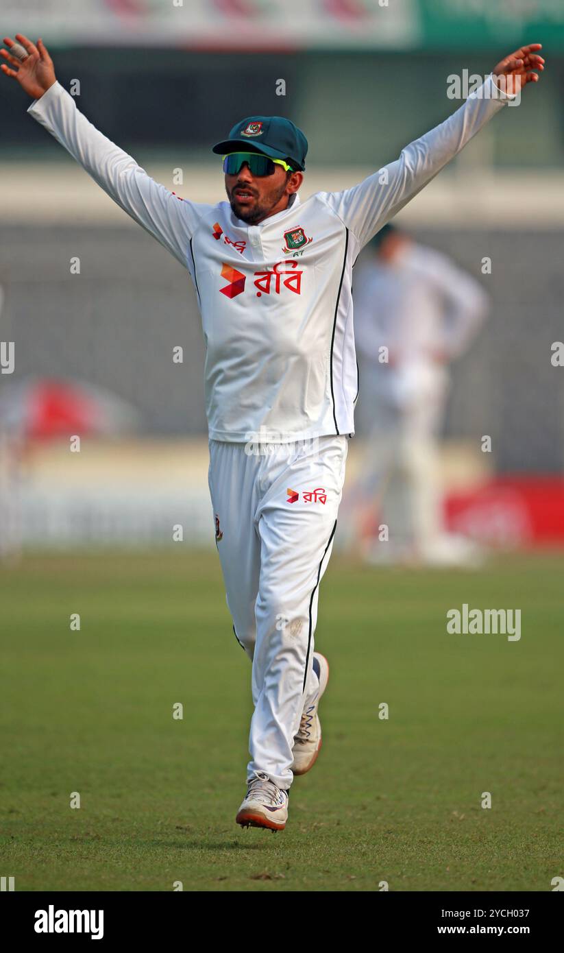 Mominul Haque during Bangladesh and South Africa 1st Test day one at the Sher-e-Bangla National Cricket Stadium in Mirpur, Dhaka, Bangladesh, October Stock Photo