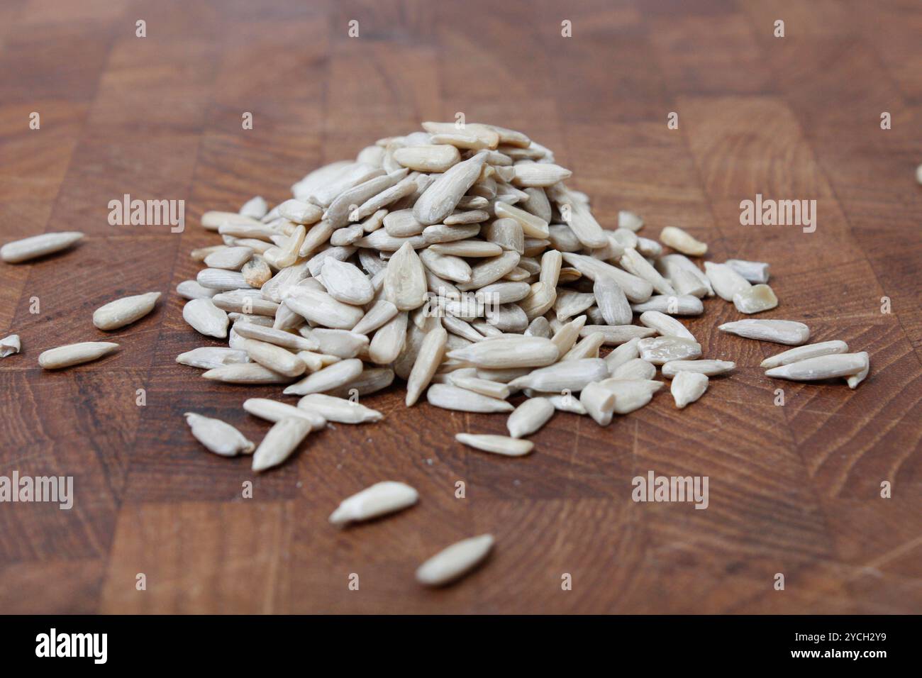 Shelled sunflower texture hi-res stock photography and images - Alamy