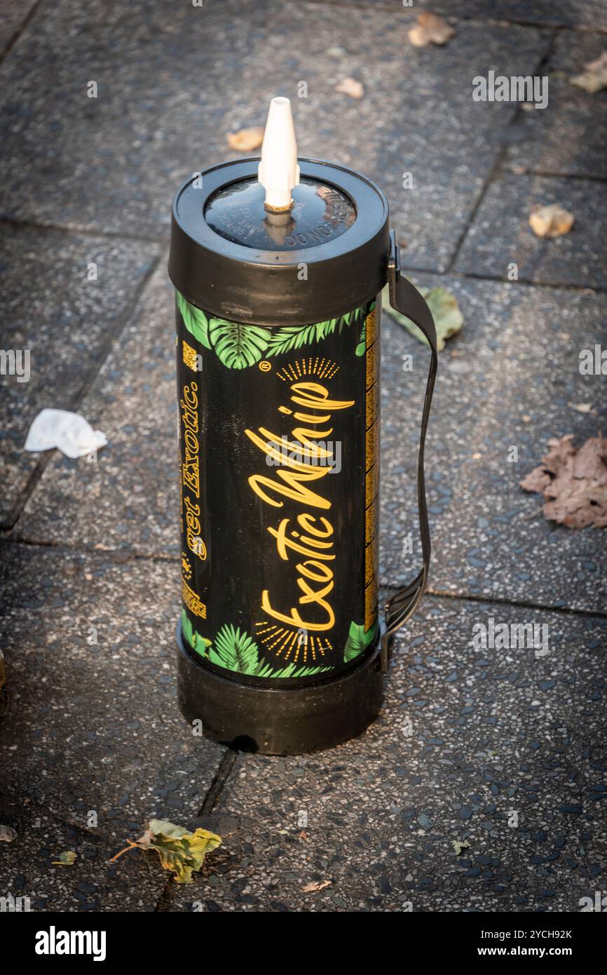 Lachgas hi-res stock photography and images - Alamy