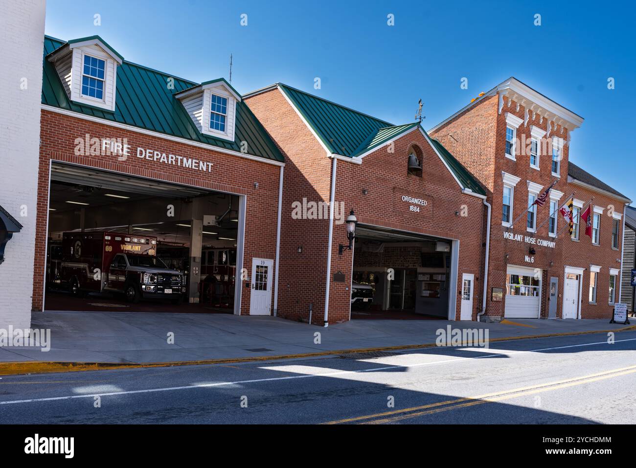 Paramedic truck usa fire hires stock photography and images Alamy